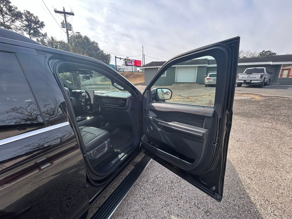 Used 2024 Ford Expedition Max Platinum image 27