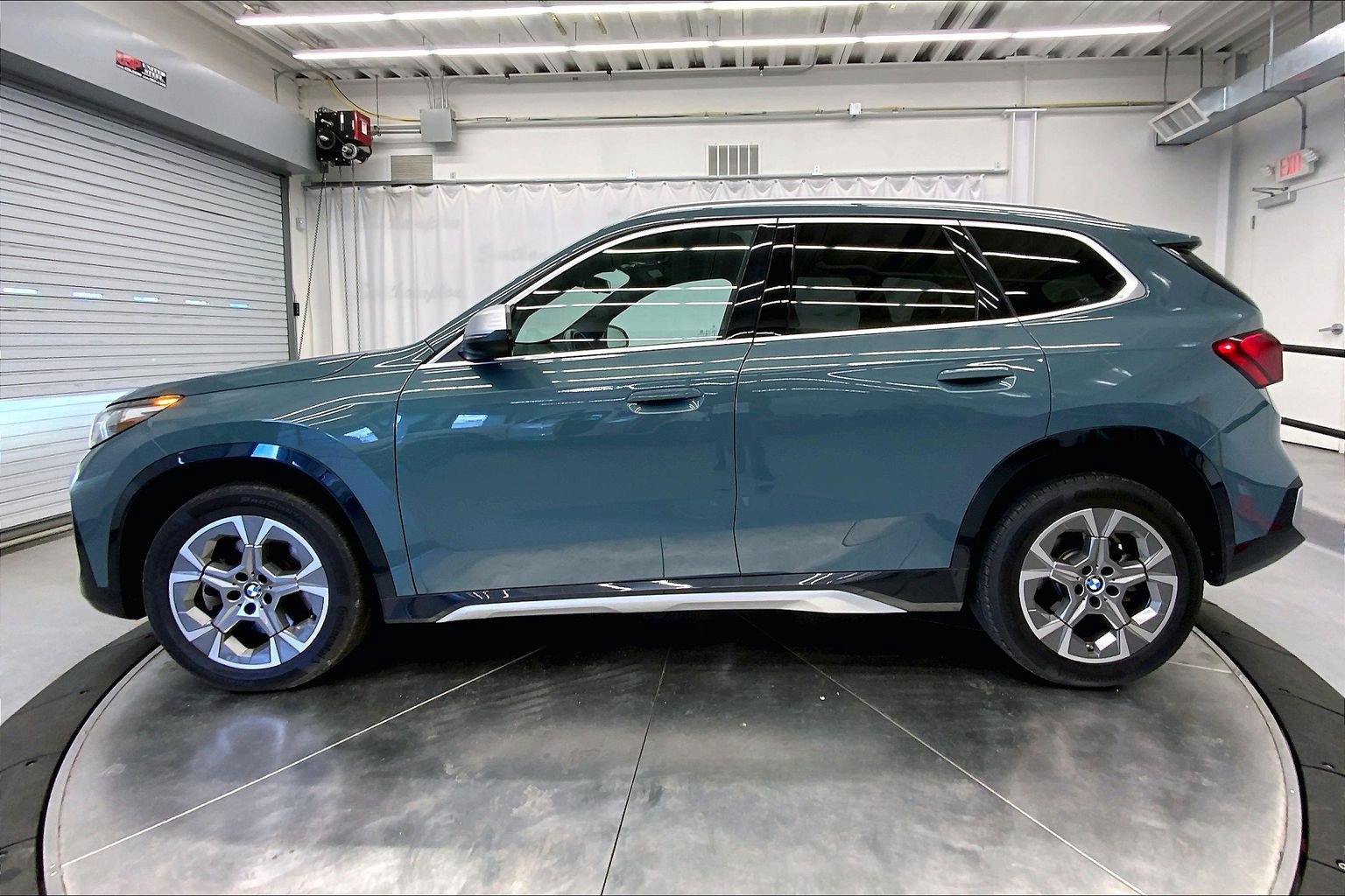 Used 2024 BMW X1 xDrive28i w/ Convenience Package AWD/4WD image 2