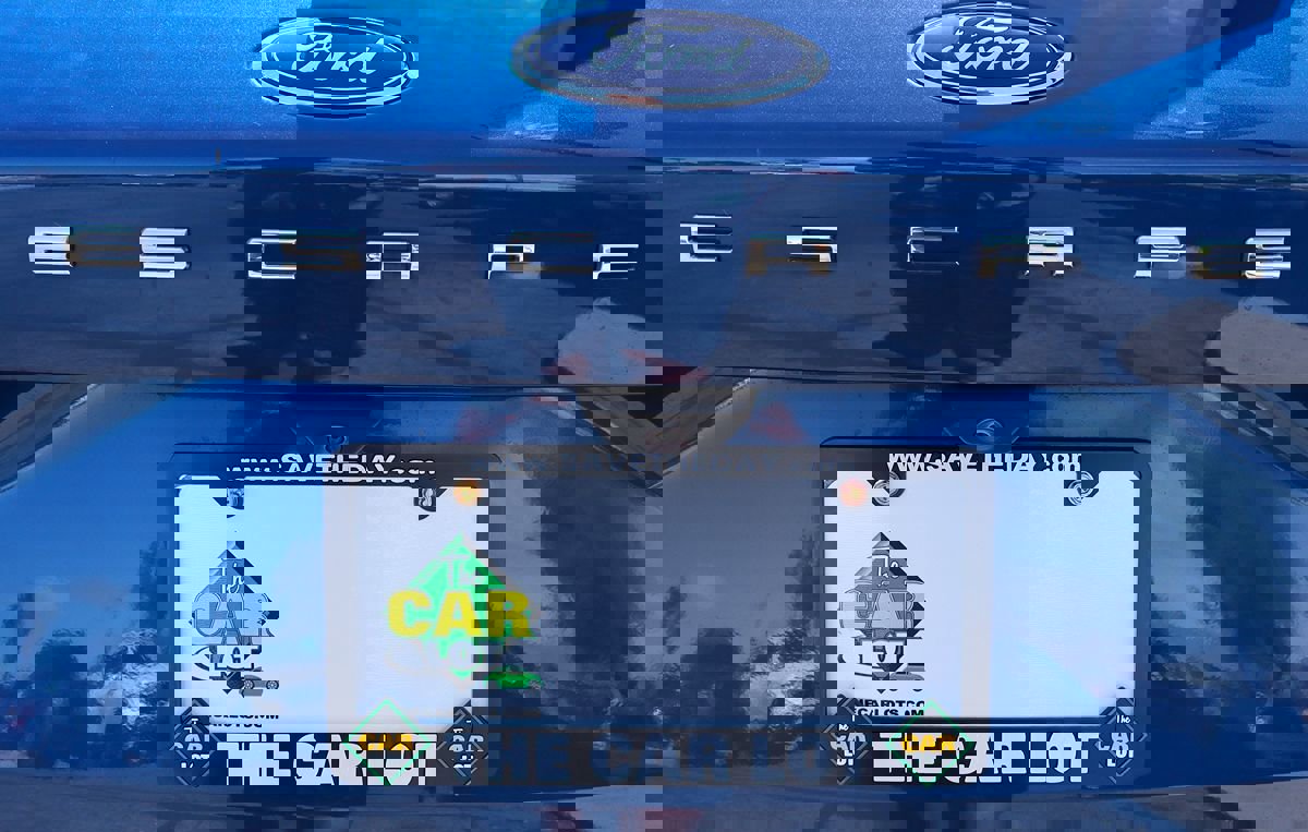 Used 2022 Ford Escape SE image 21