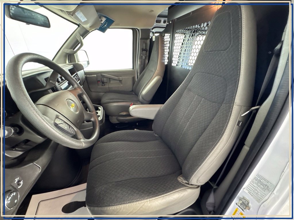 Used 2025 Chevrolet Express 2500 w/ Driver Convenience Package RWD image 30