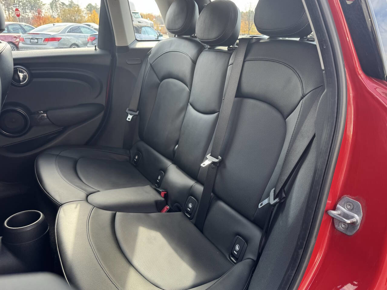 Used 2016 MINI Cooper 4-Door Hardtop image 10