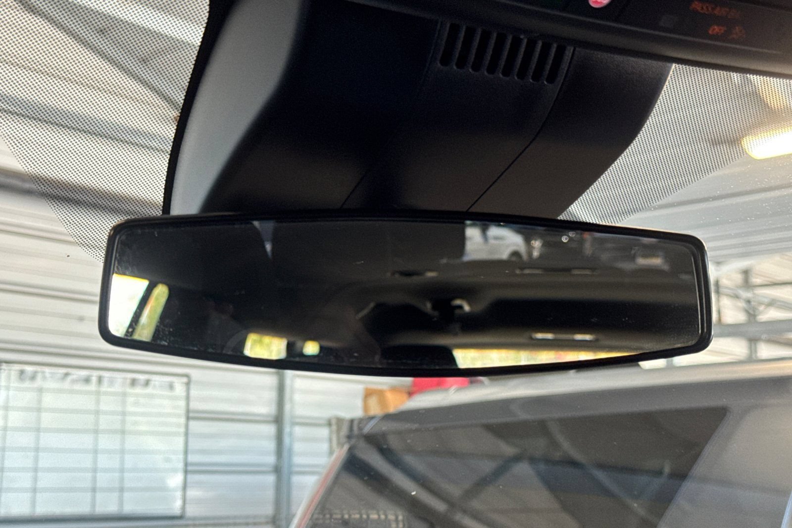Used 2025 Chevrolet Suburban LT RWD image 24