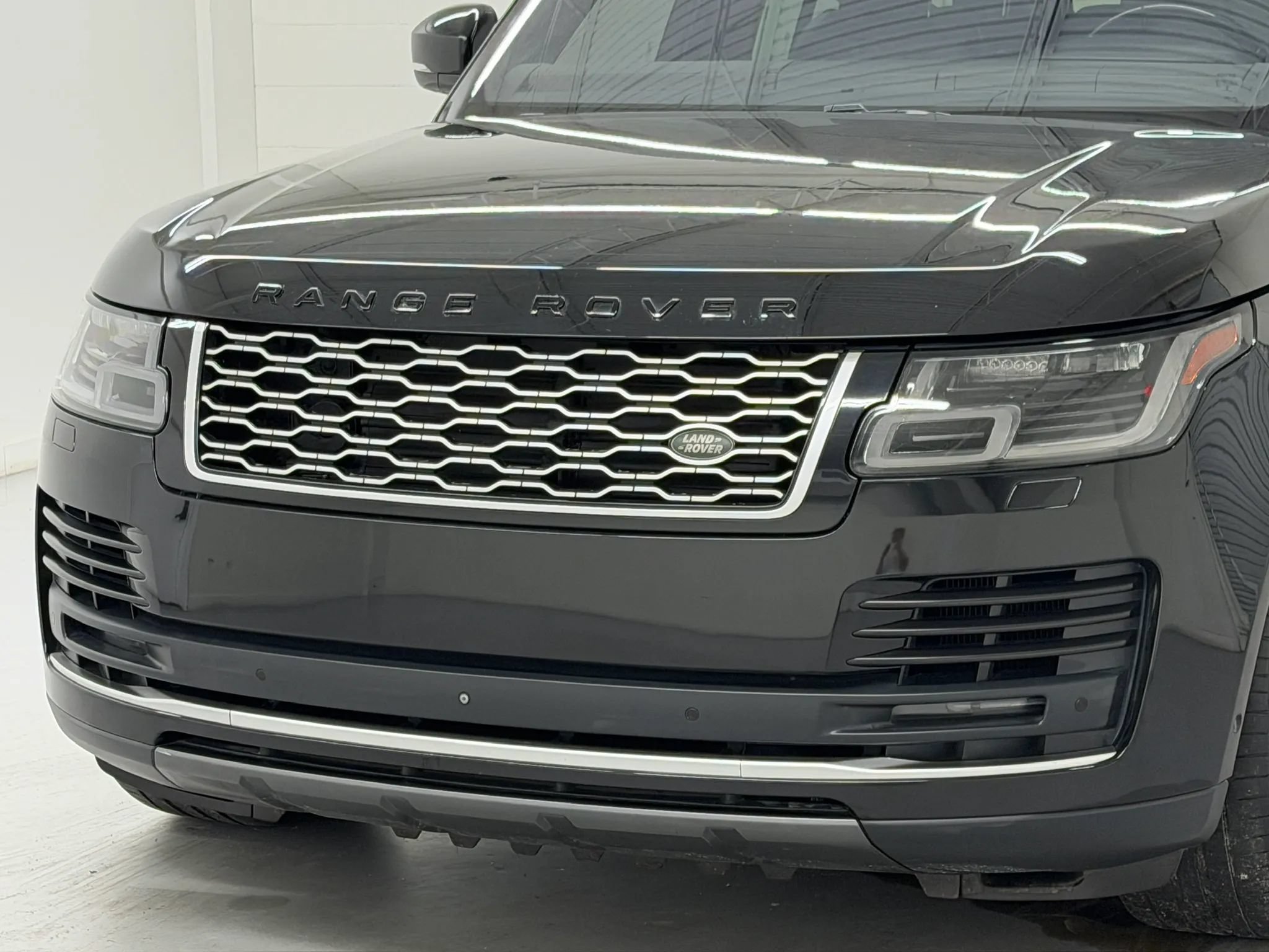 Used 2018 Land Rover Range Rover Supercharged AWD/4WD image 95