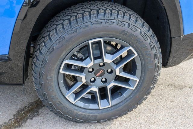 New 2026 GMC Terrain AT4 w/ Convenience Package III image 7