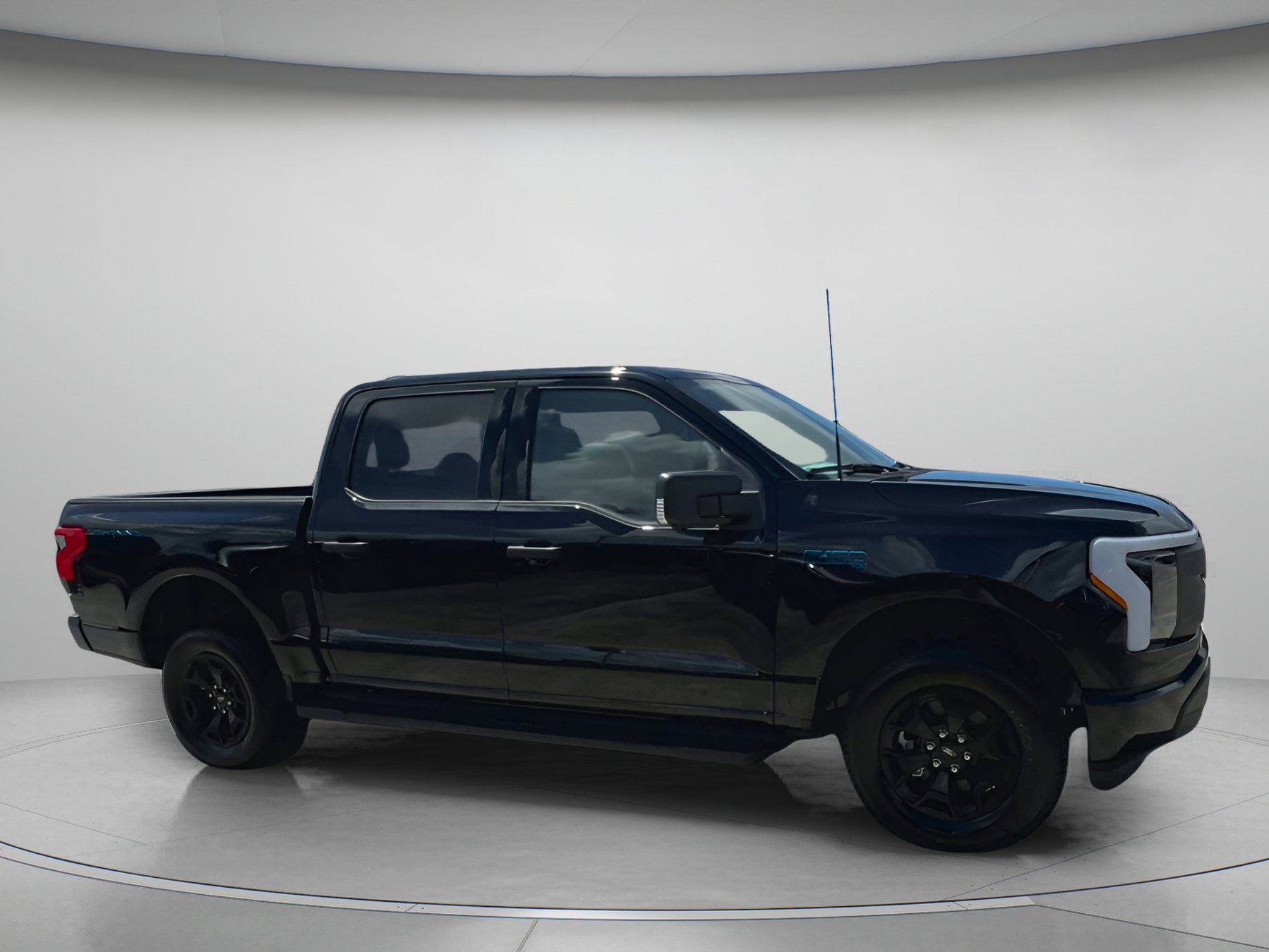 Used 2025 Ford F150 Lightning XLT image 35
