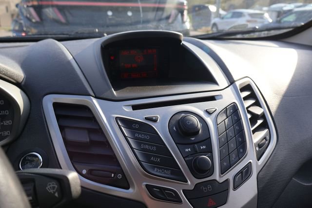 Used 2011 Ford Fiesta SEL w/ 301A Rapid Spec Order Code image 9