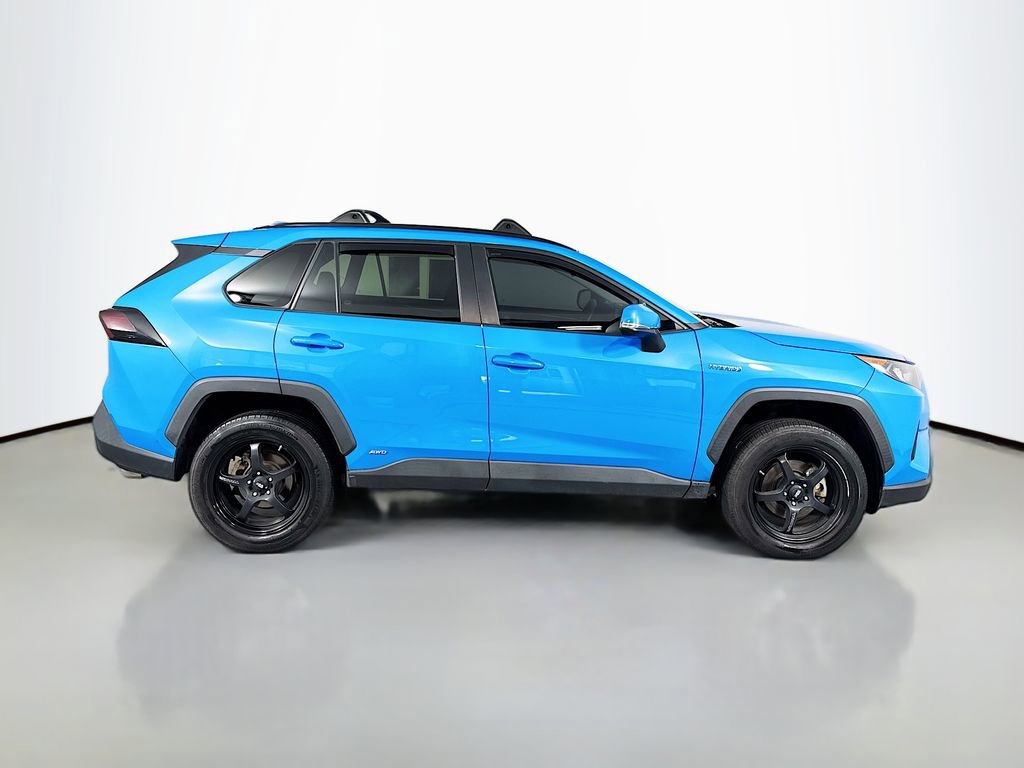 Used 2021 Toyota RAV4 LE AWD/4WD image 5