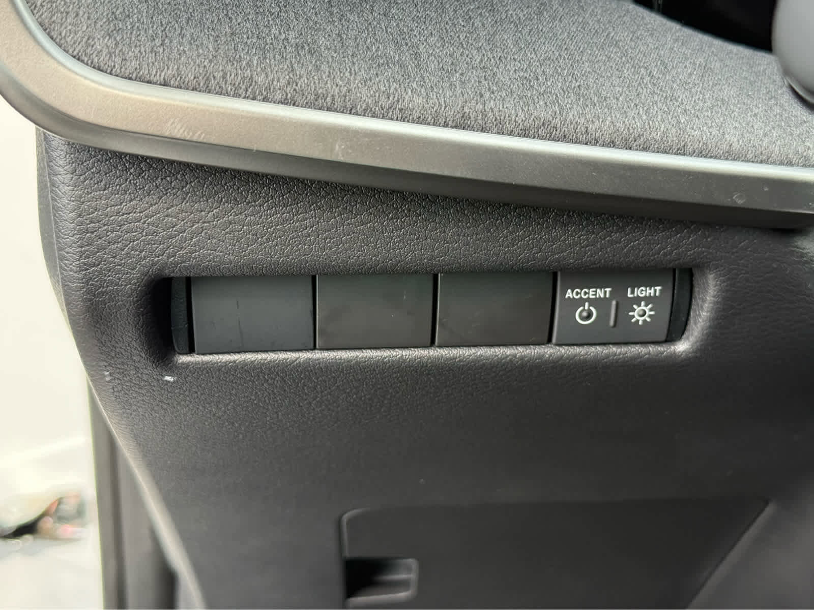 Used 2026 Nissan Kicks SV w/ SV Premium Package AWD/4WD image 24