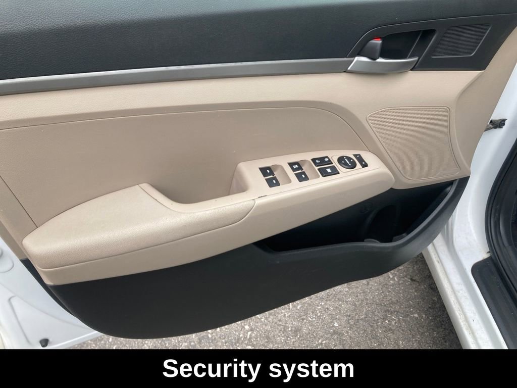 Used 2018 Hyundai Elantra SE image 13