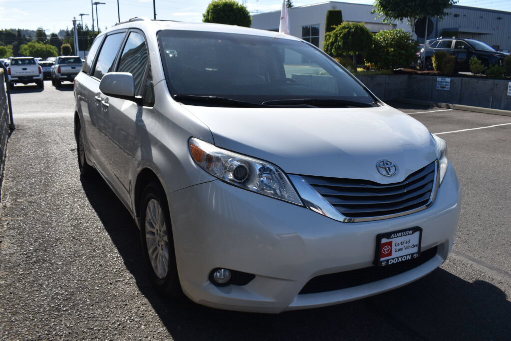 Certified 2016 Toyota Sienna XLE w/ XLE Navigation Package FWD image 3