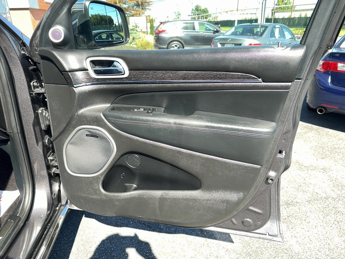 Used 2018 Jeep Grand Cherokee Summit AWD/4WD image 27