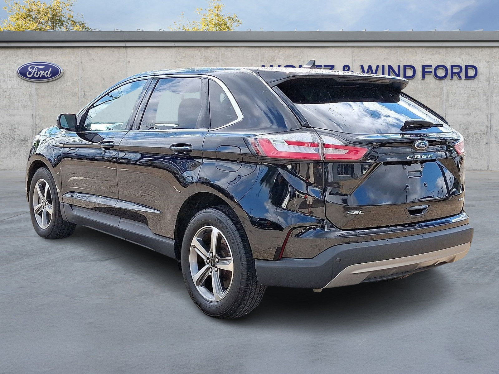 Used 2023 Ford Edge SEL w/ Convenience Package AWD/4WD image 4