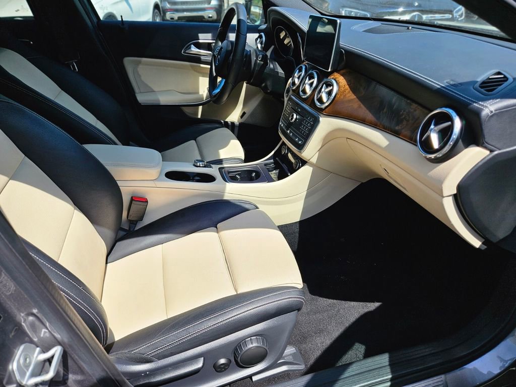 Used 2016 Mercedes-Benz GLA 250 4MATIC image 11