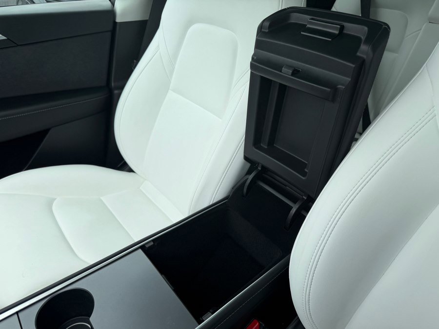 Used 2024 Tesla Model Y Long Range image 28