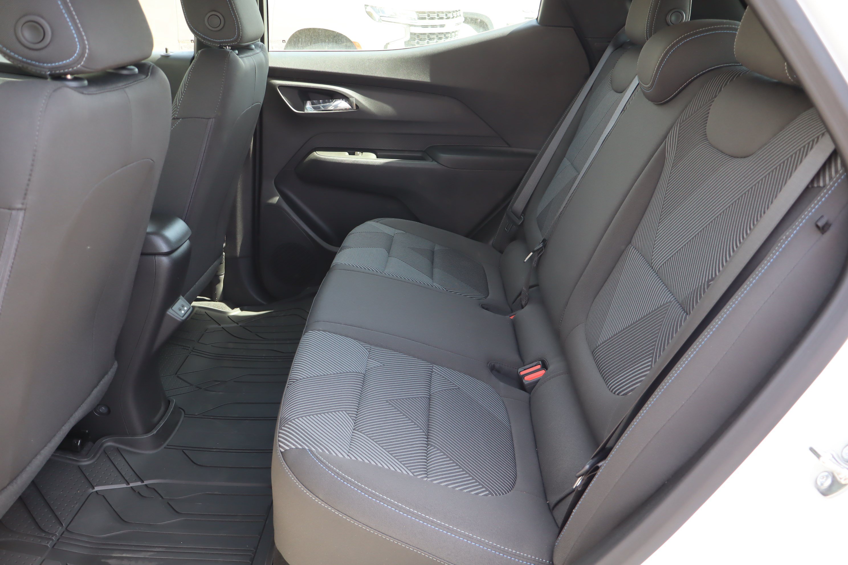 New 2027 Chevrolet Bolt LT w/ Comfort Package FWD image 19