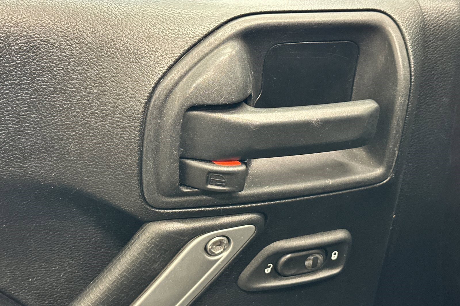 Used 2014 Jeep Wrangler Unlimited Sahara w/ Connectivity Group image 15