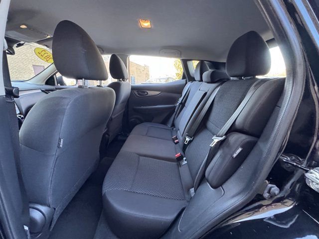 Used 2022 Nissan Rogue Sport S image 16