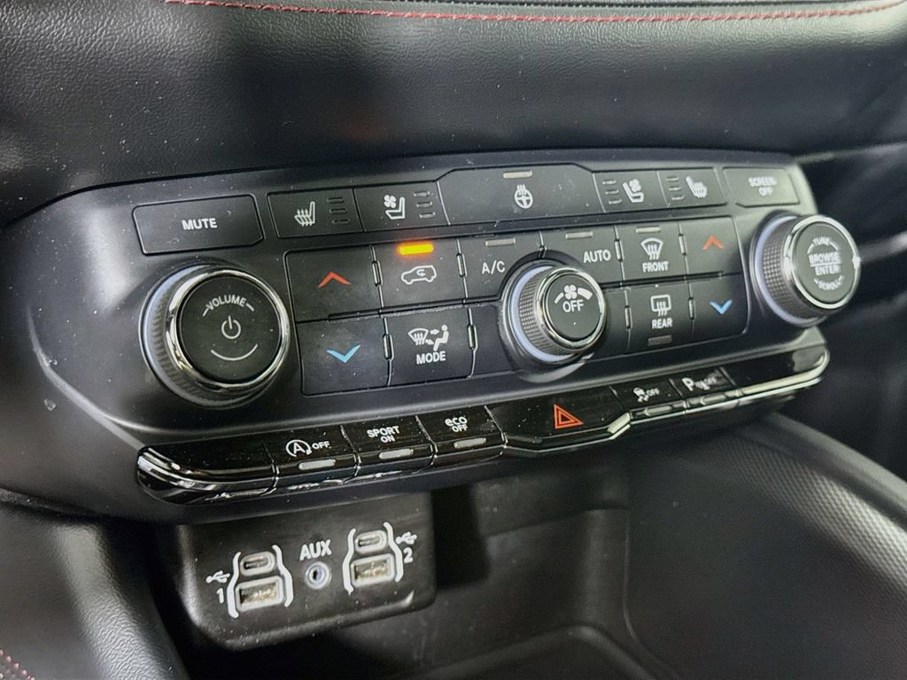 Used 2024 Dodge Durango GT AWD/4WD image 10