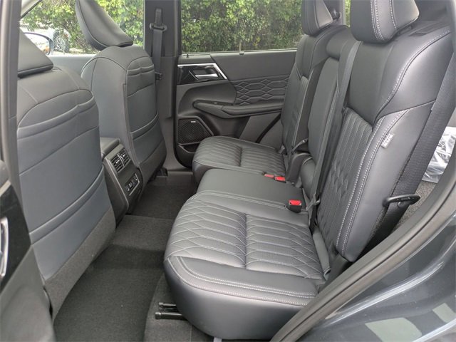 New 2025 Mitsubishi Outlander SEL image 27