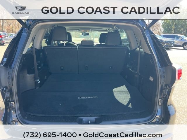 Used 2015 Toyota Highlander XLE AWD/4WD image 12