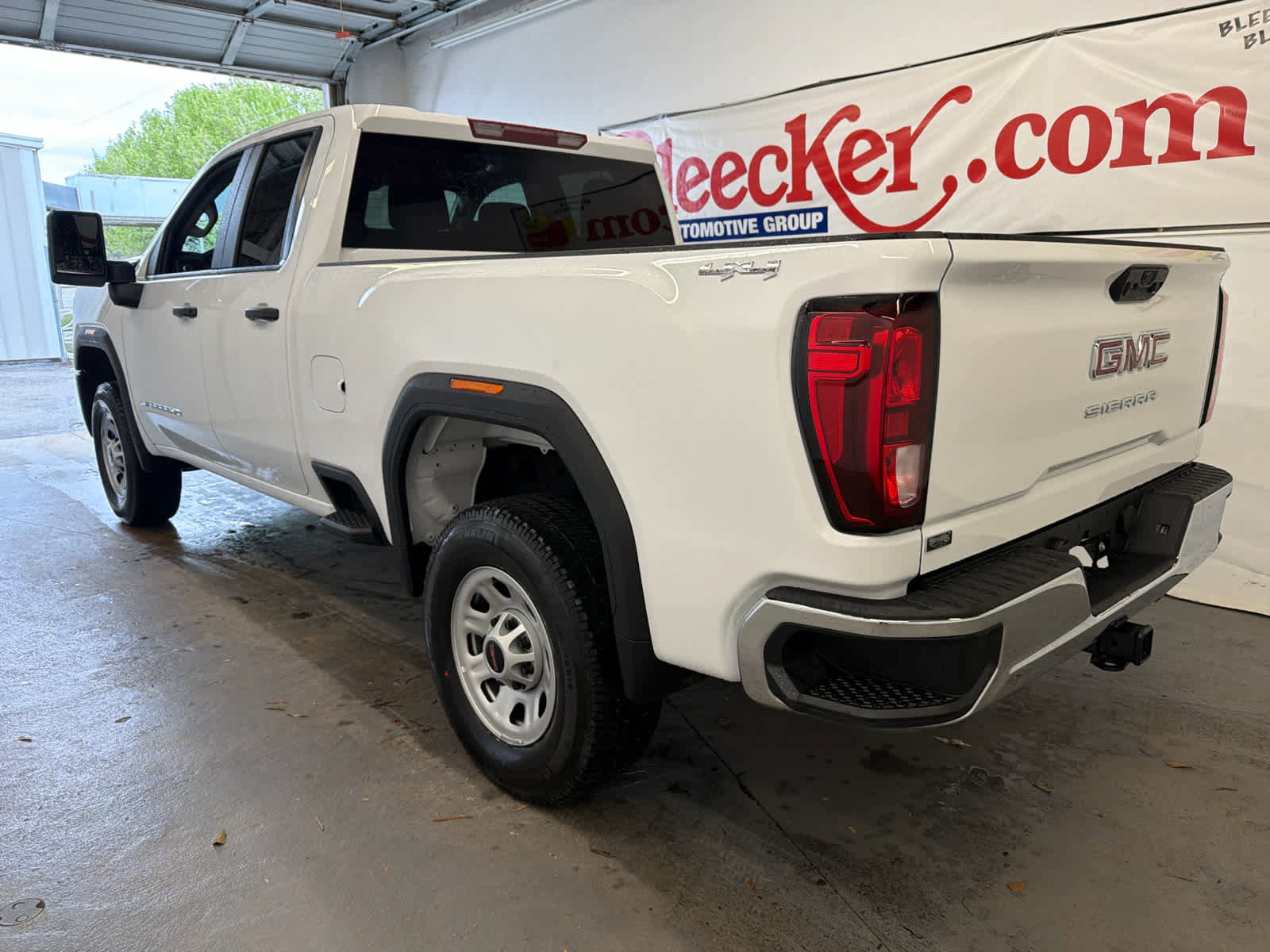 New 2026 GMC Sierra 2500 Pro w/ Convenience Package AWD/4WD image 8