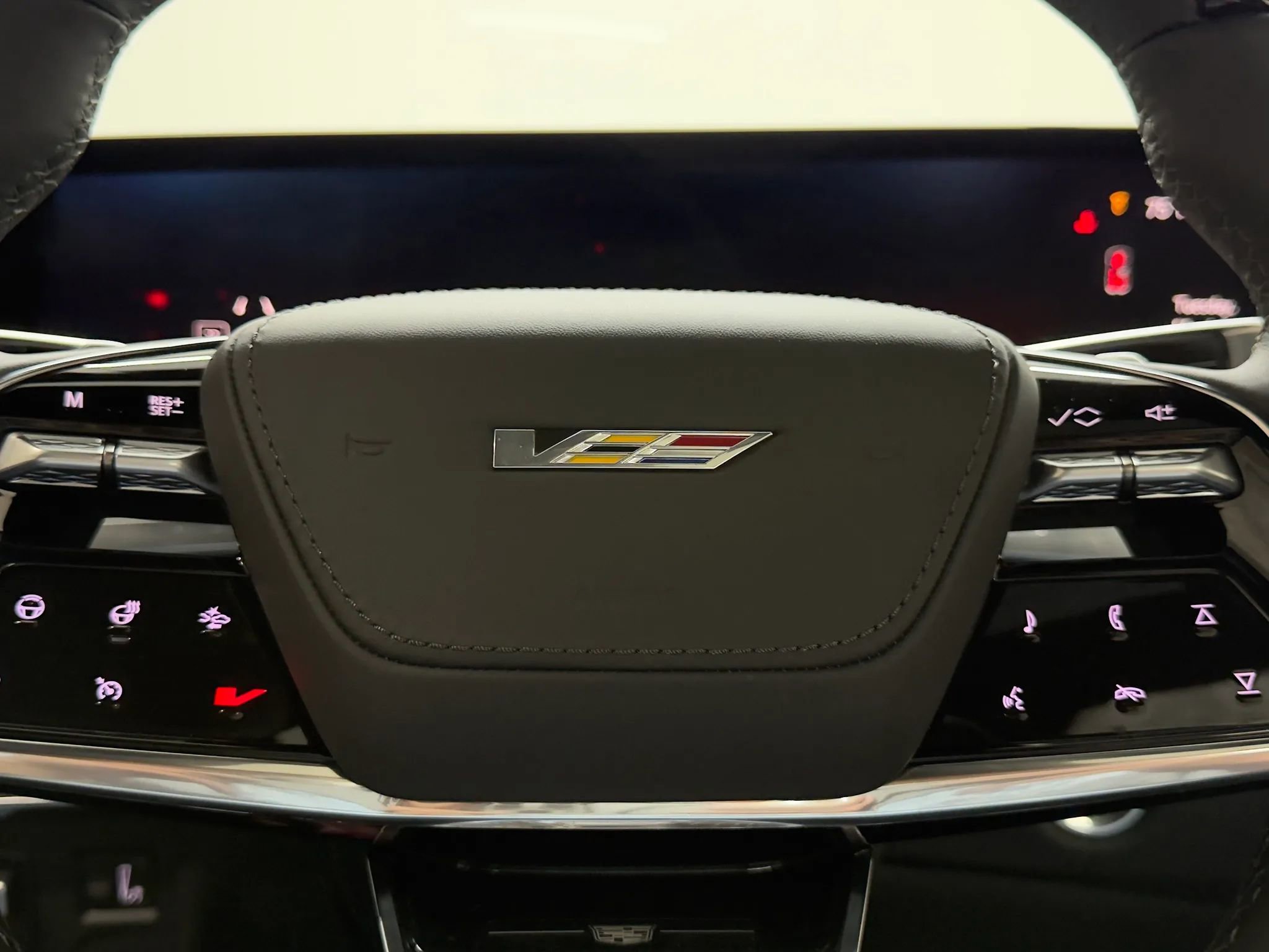 Used 2026 Cadillac Escalade ESV V w/ LPO, ONYX Package image 19