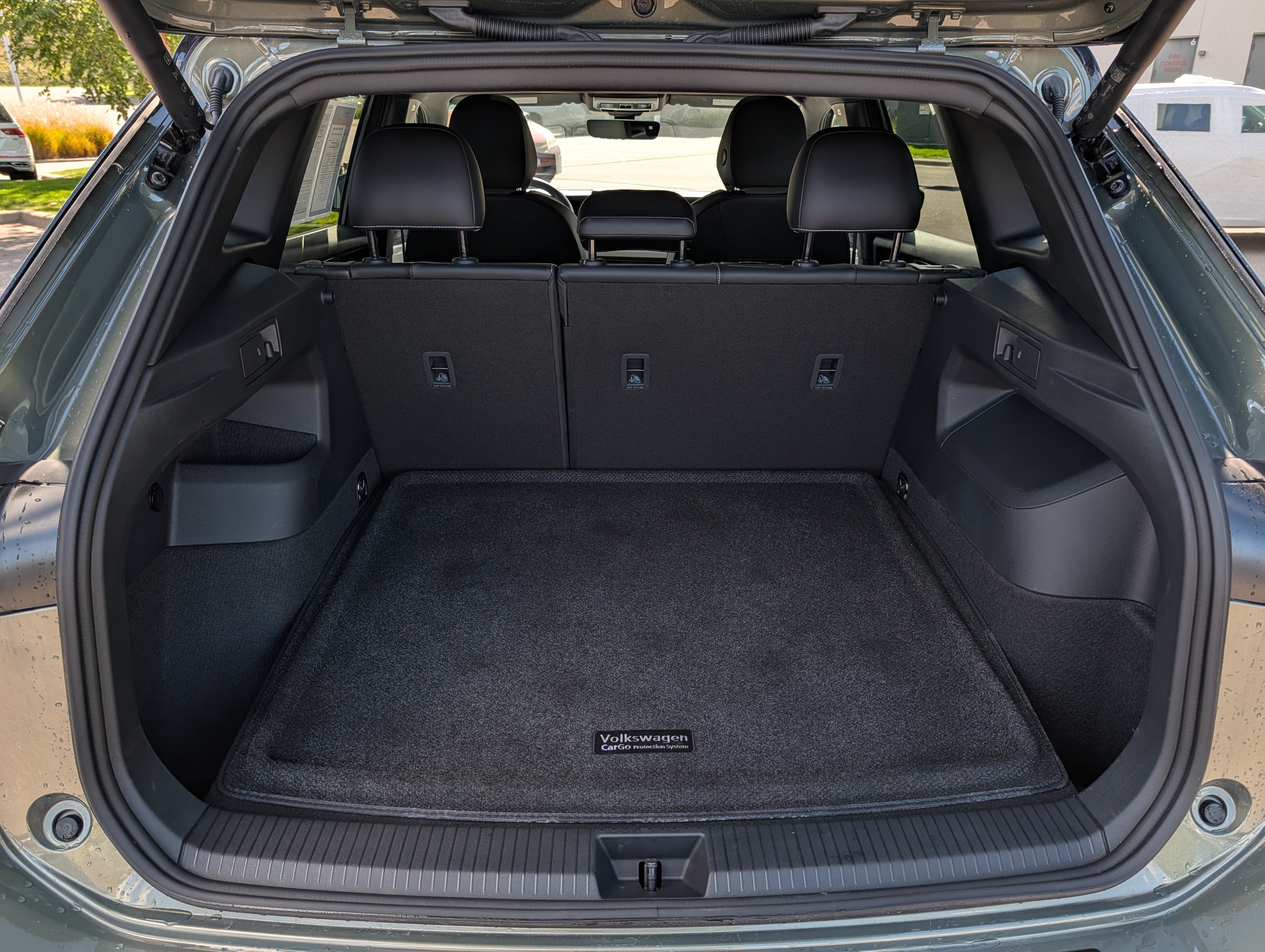 Certified 2026 Volkswagen Tiguan SE R-Line AWD/4WD image 18