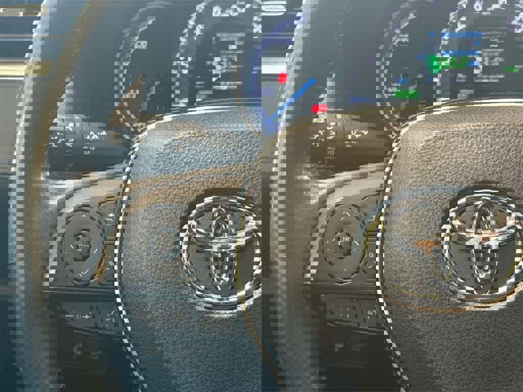 Used 2020 Toyota RAV4 XSE image 25