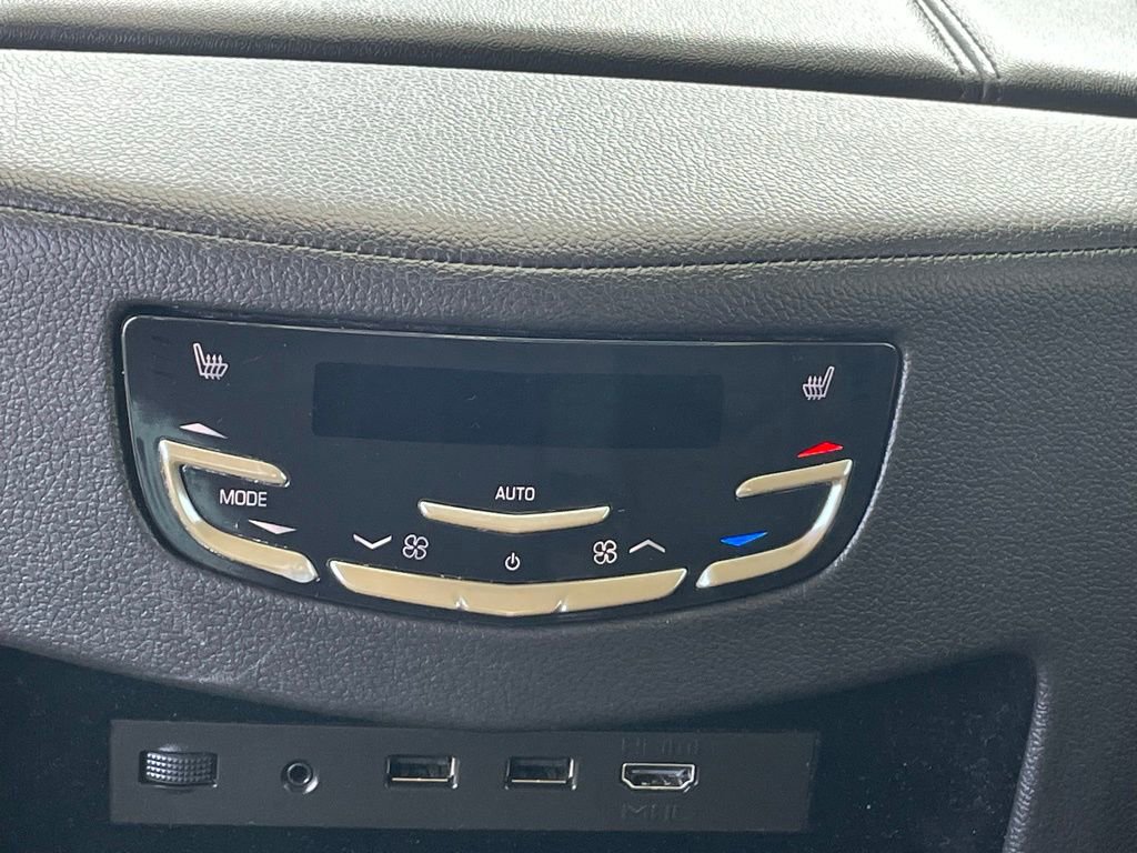 Certified 2020 Cadillac Escalade Luxury w/ Escalade Sport Edition image 28