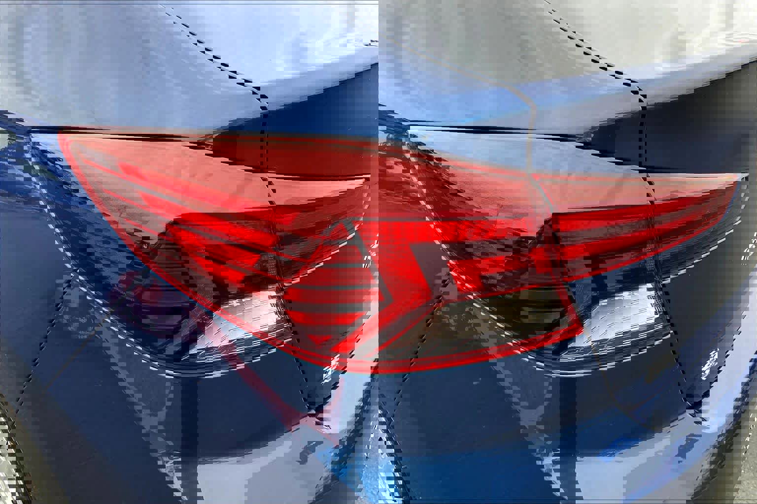 Used 2019 Hyundai Elantra SE image 32