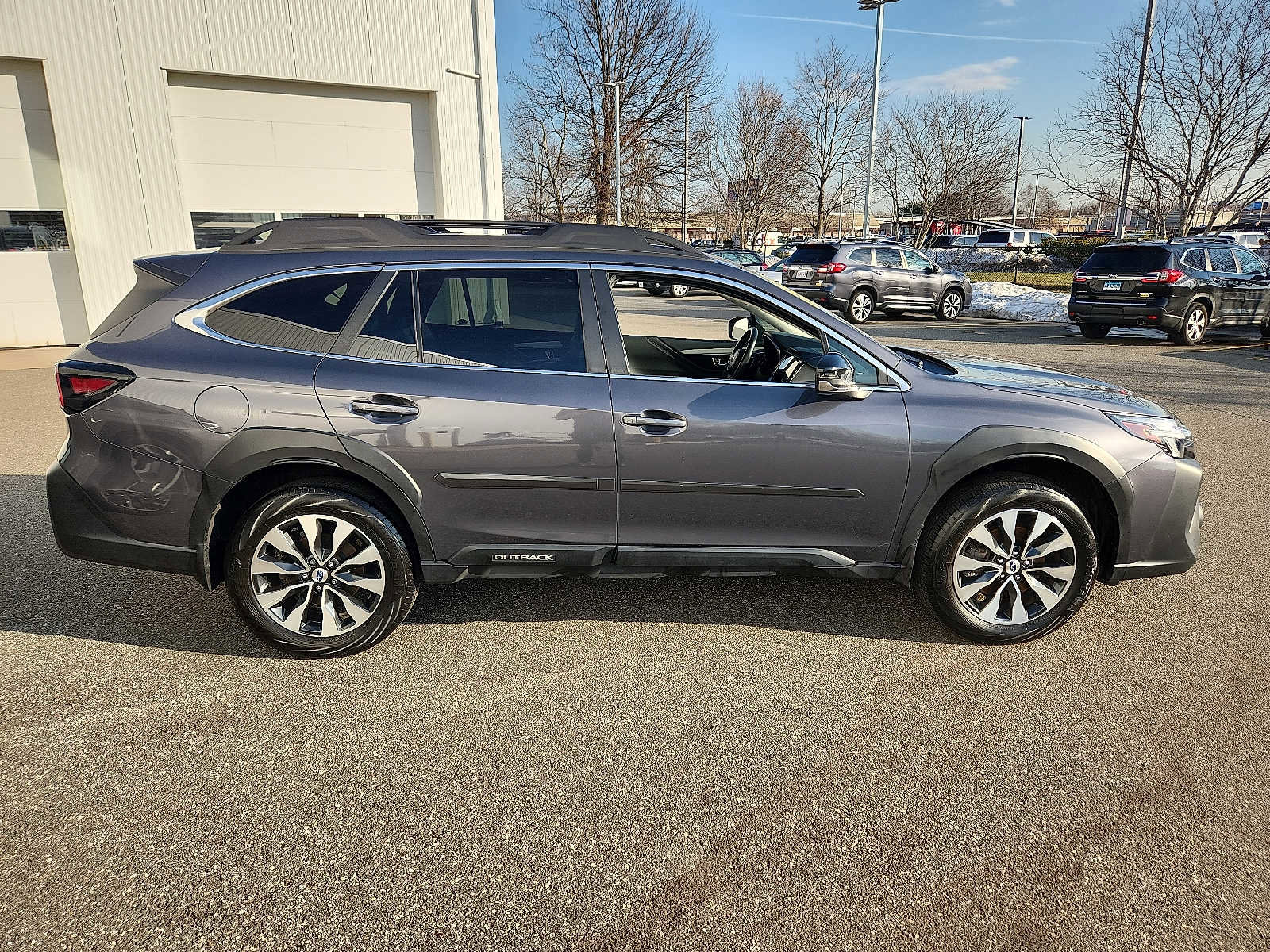 Used 2023 Subaru Outback Limited image 7