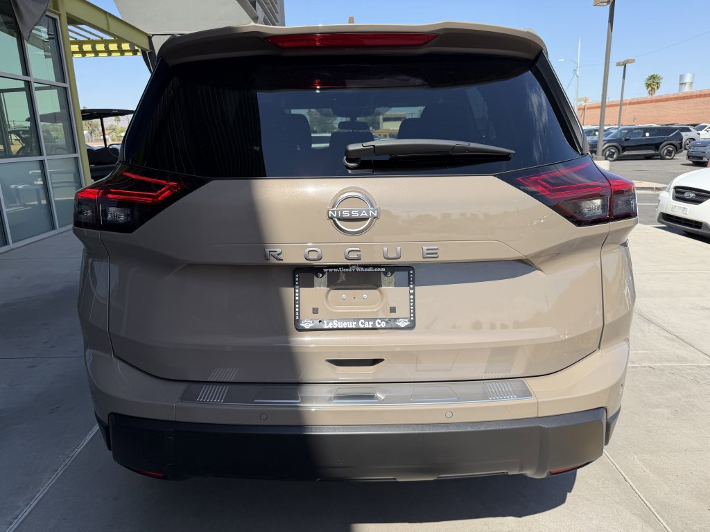 Used 2025 Nissan Rogue SV image 13