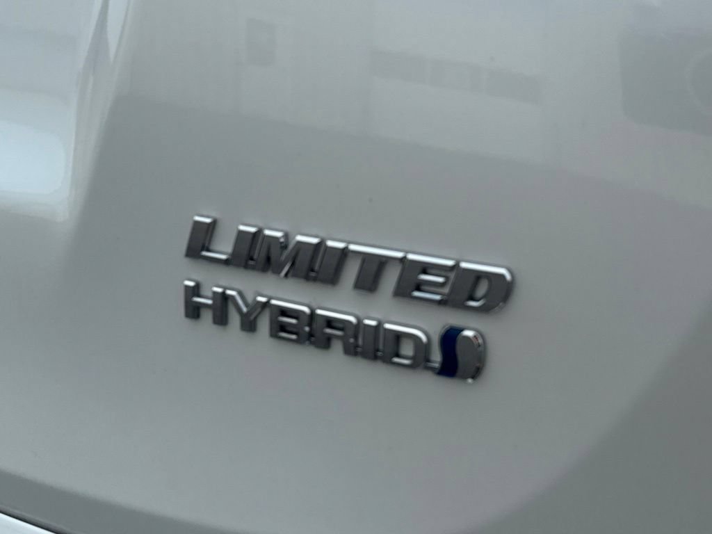 Used 2016 Toyota RAV4 Limited w/ Advanced Technology Package AWD/4WD image 11