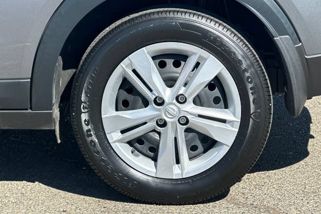 Certified 2025 Nissan Kicks Play S FWD image 32