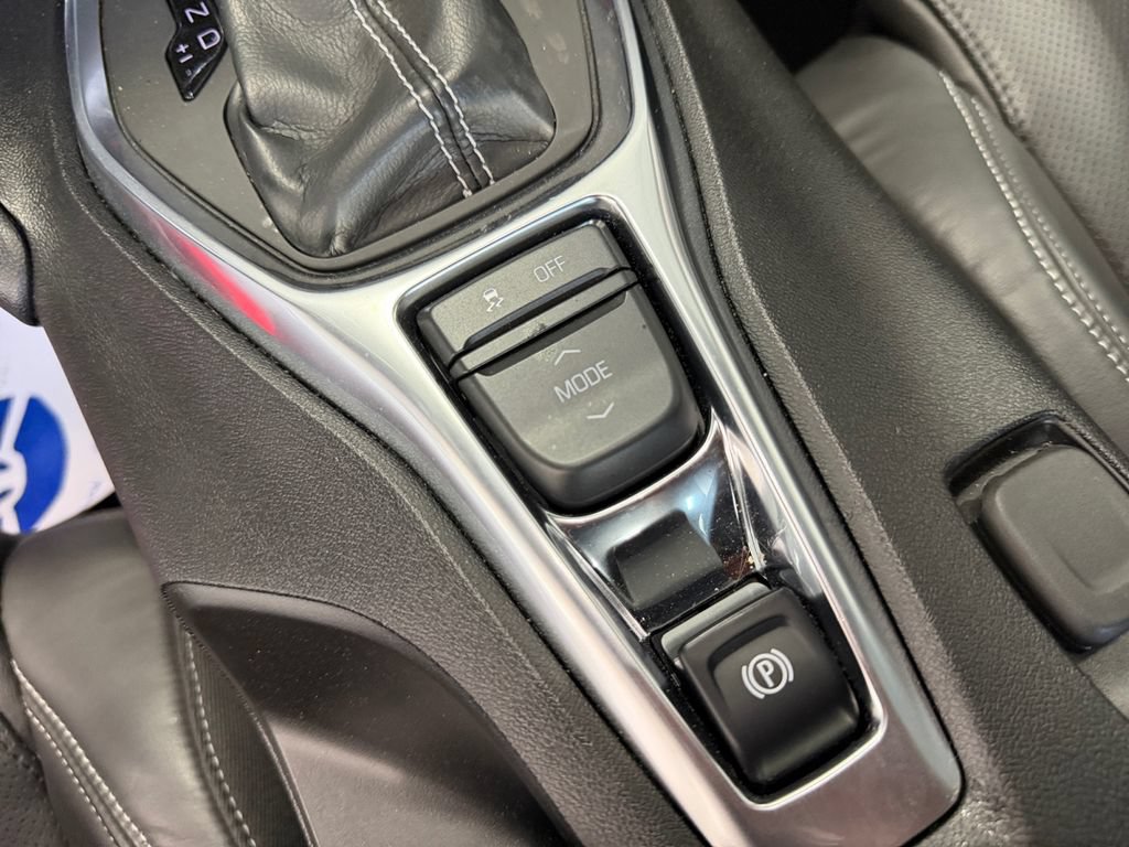 Used 2024 Chevrolet Camaro LT w/ Technology Package RWD image 24
