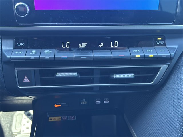 Used 2025 Toyota Camry SE image 27