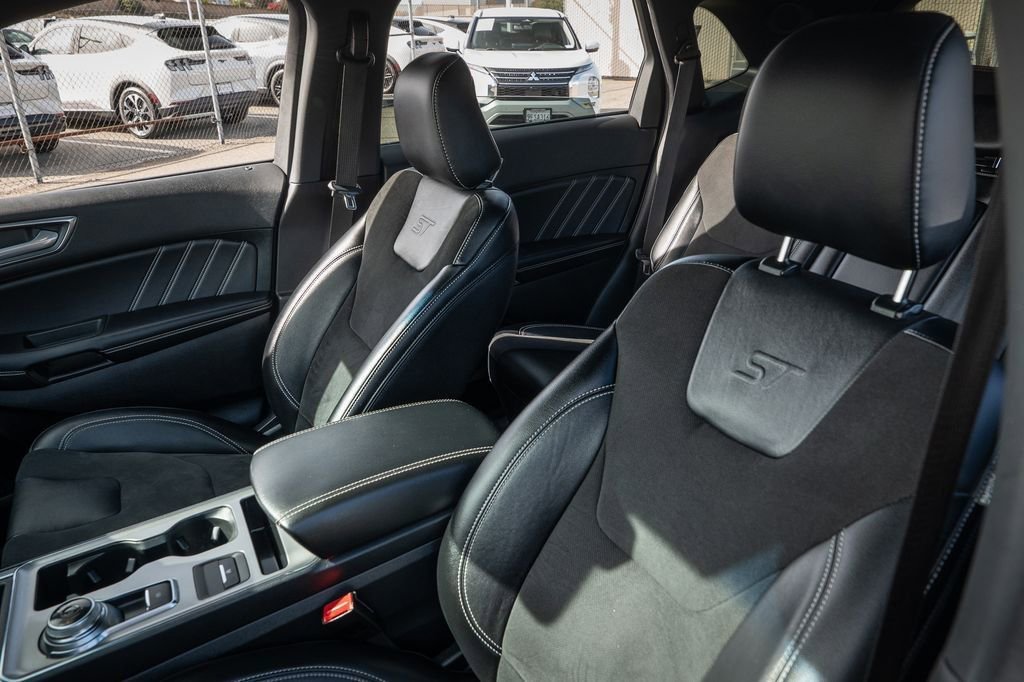 Used 2022 Ford Edge ST w/ Cargo Accessory Package image 25