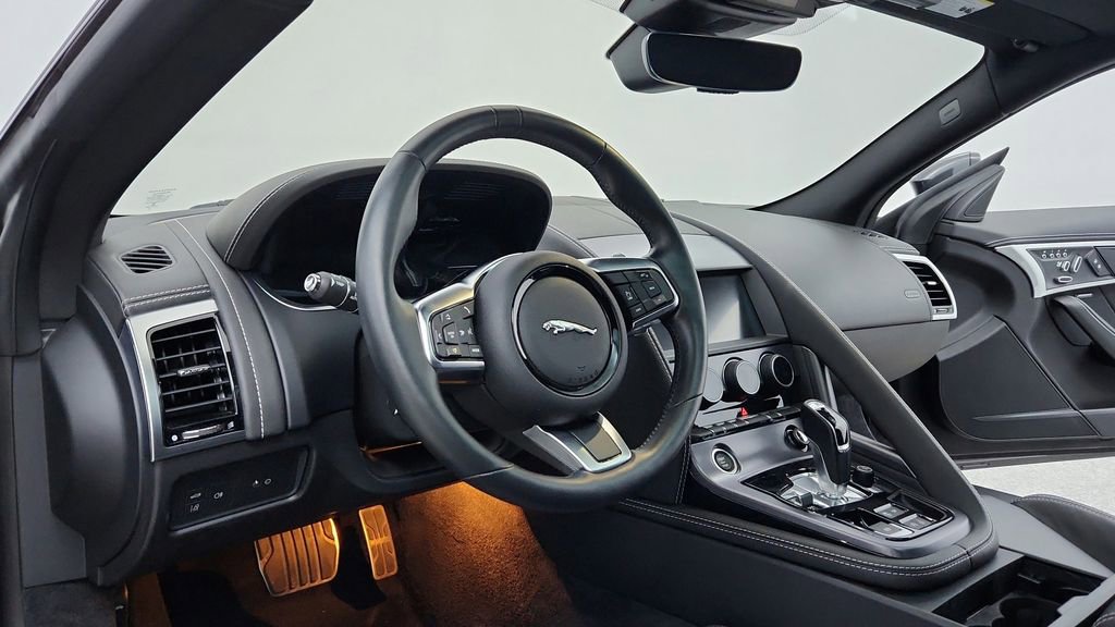 Used 2023 Jaguar F-TYPE Coupe image 19