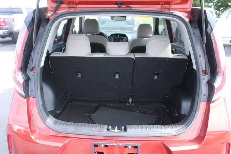 Used 2023 Kia Soul LX w/ LX Technology Package image 7