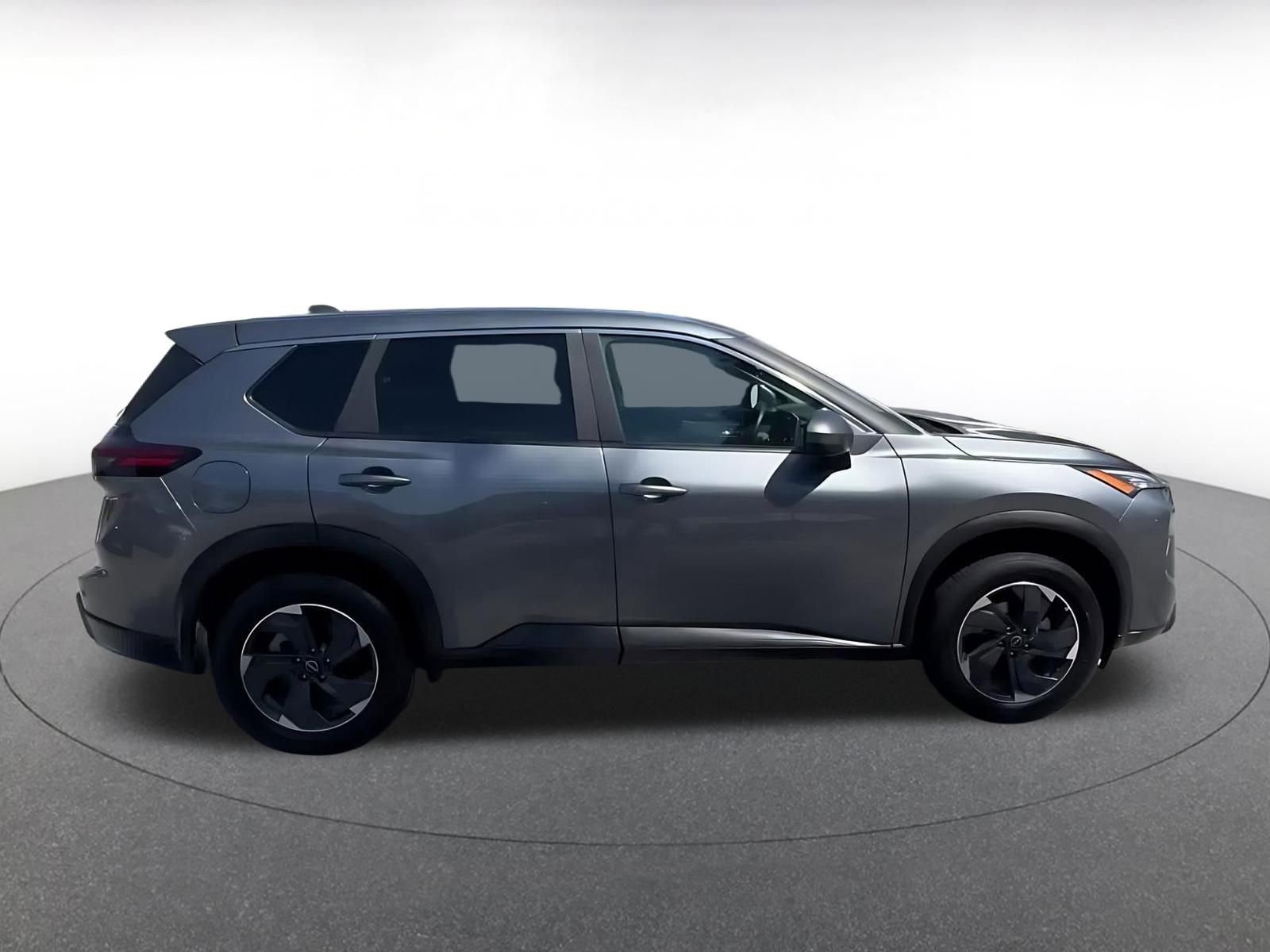 Used 2025 Nissan Rogue SV FWD image 16