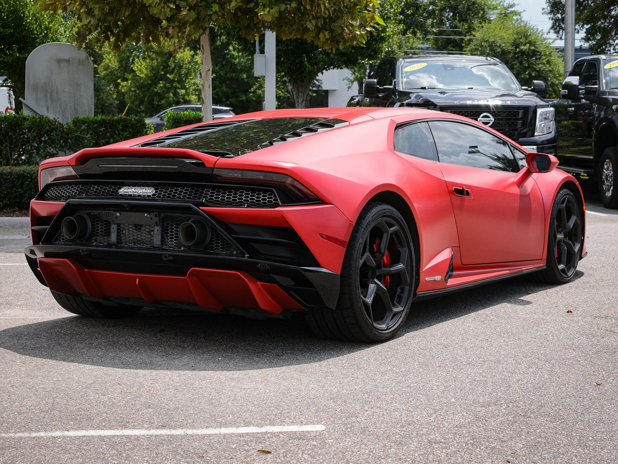 Used 2021 Lamborghini Huracan EVO RWD image 10