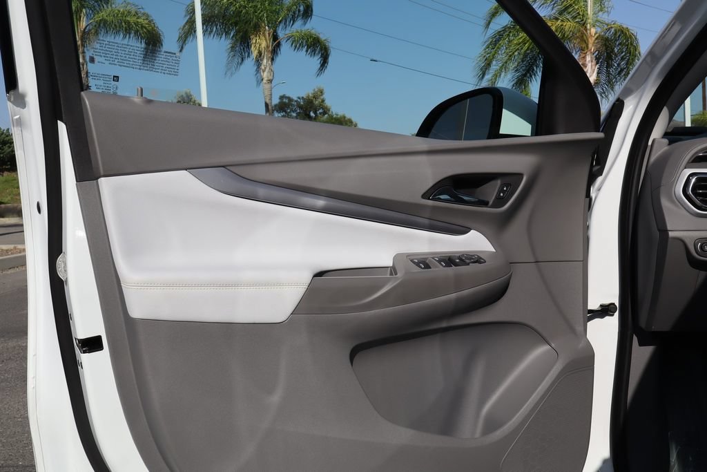 Used 2023 Chevrolet Bolt EUV Premier w/ Super Cruise Package FWD image 19