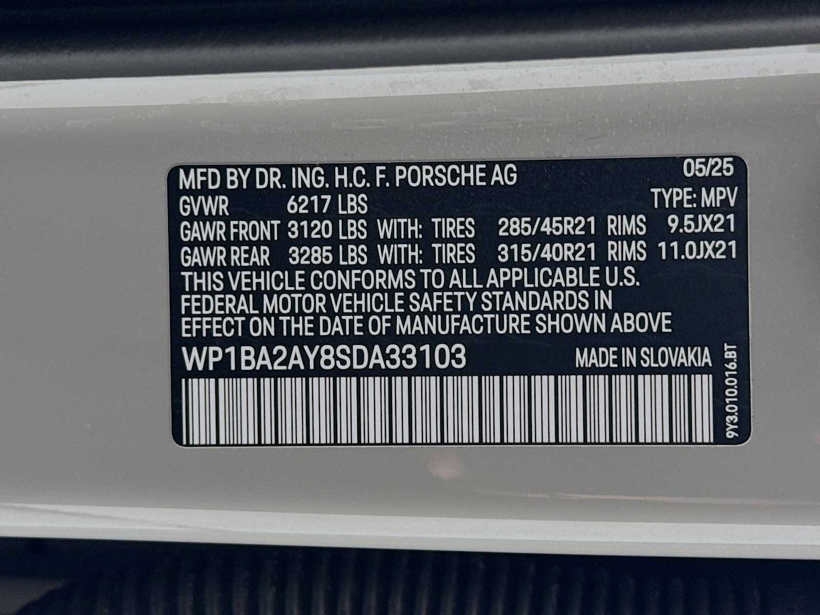 Certified 2025 Porsche Cayenne Coupe AWD/4WD image 32