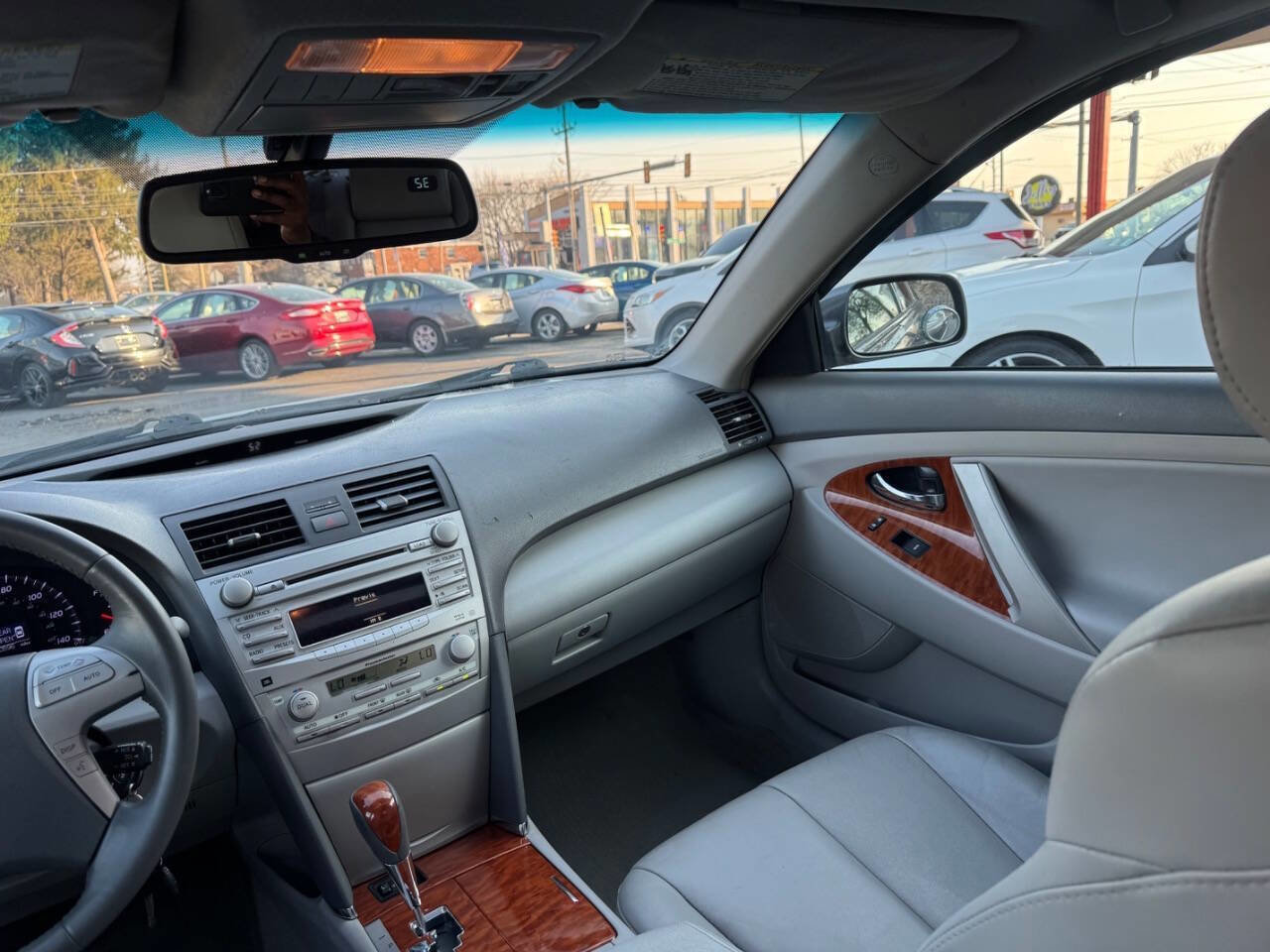Used 2010 Toyota Camry XLE image 12