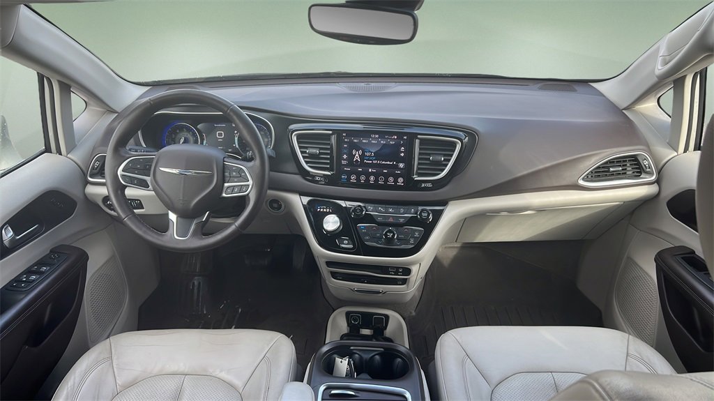 Used 2020 Chrysler Pacifica Touring-L Plus w/ Advanced Safetytec Group image 20