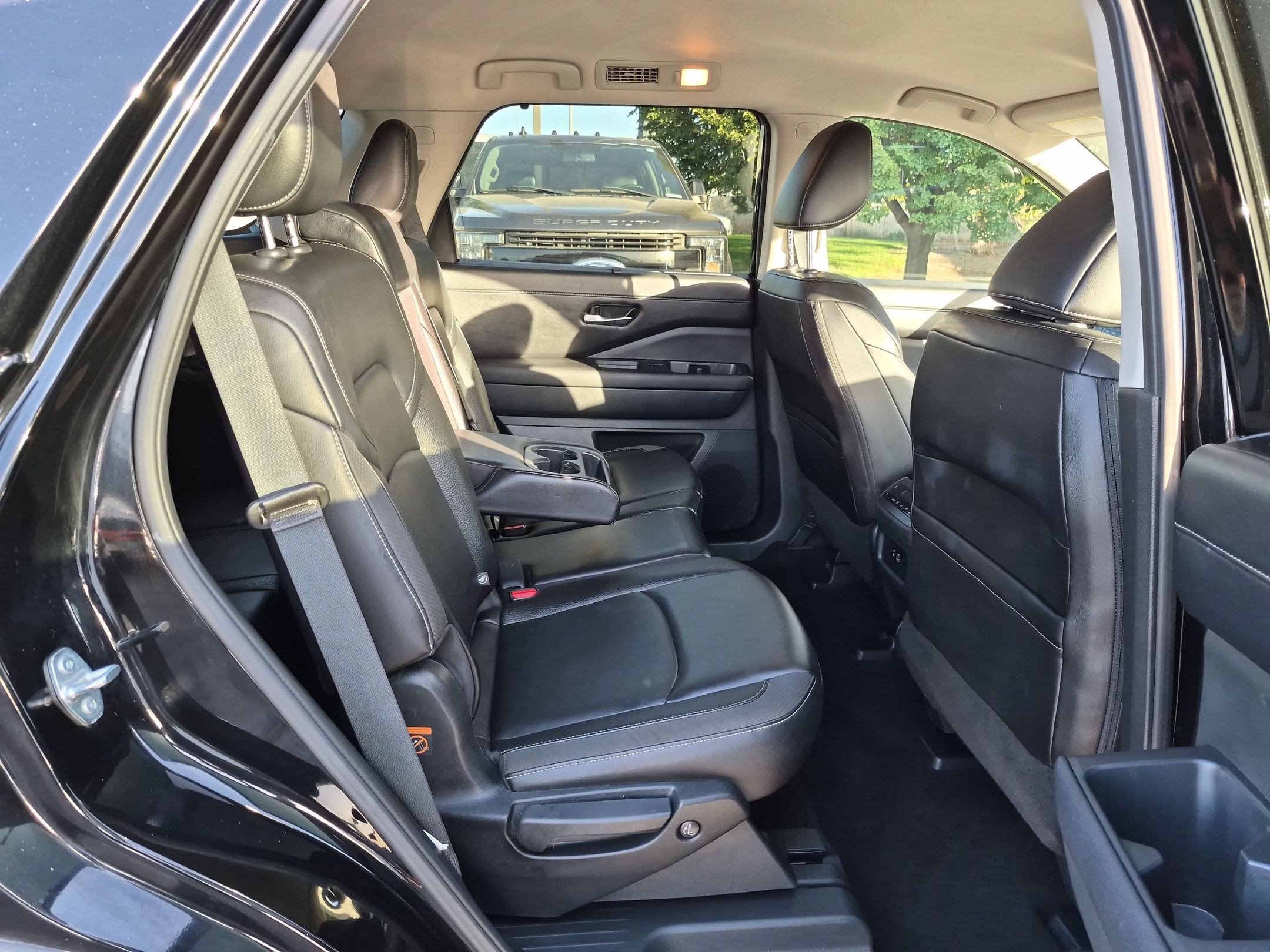 Used 2025 Nissan Pathfinder SL AWD/4WD image 33