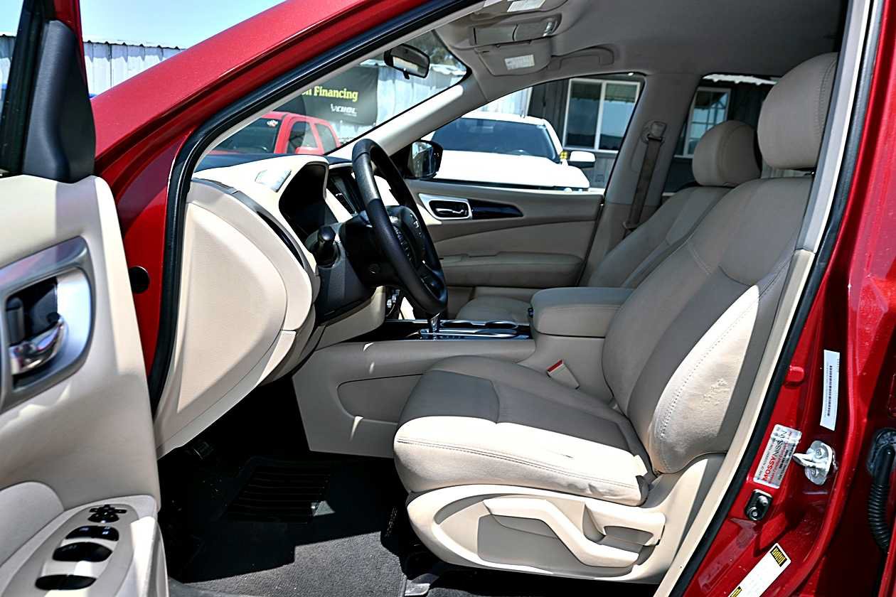 Used 2017 Nissan Pathfinder S FWD image 16
