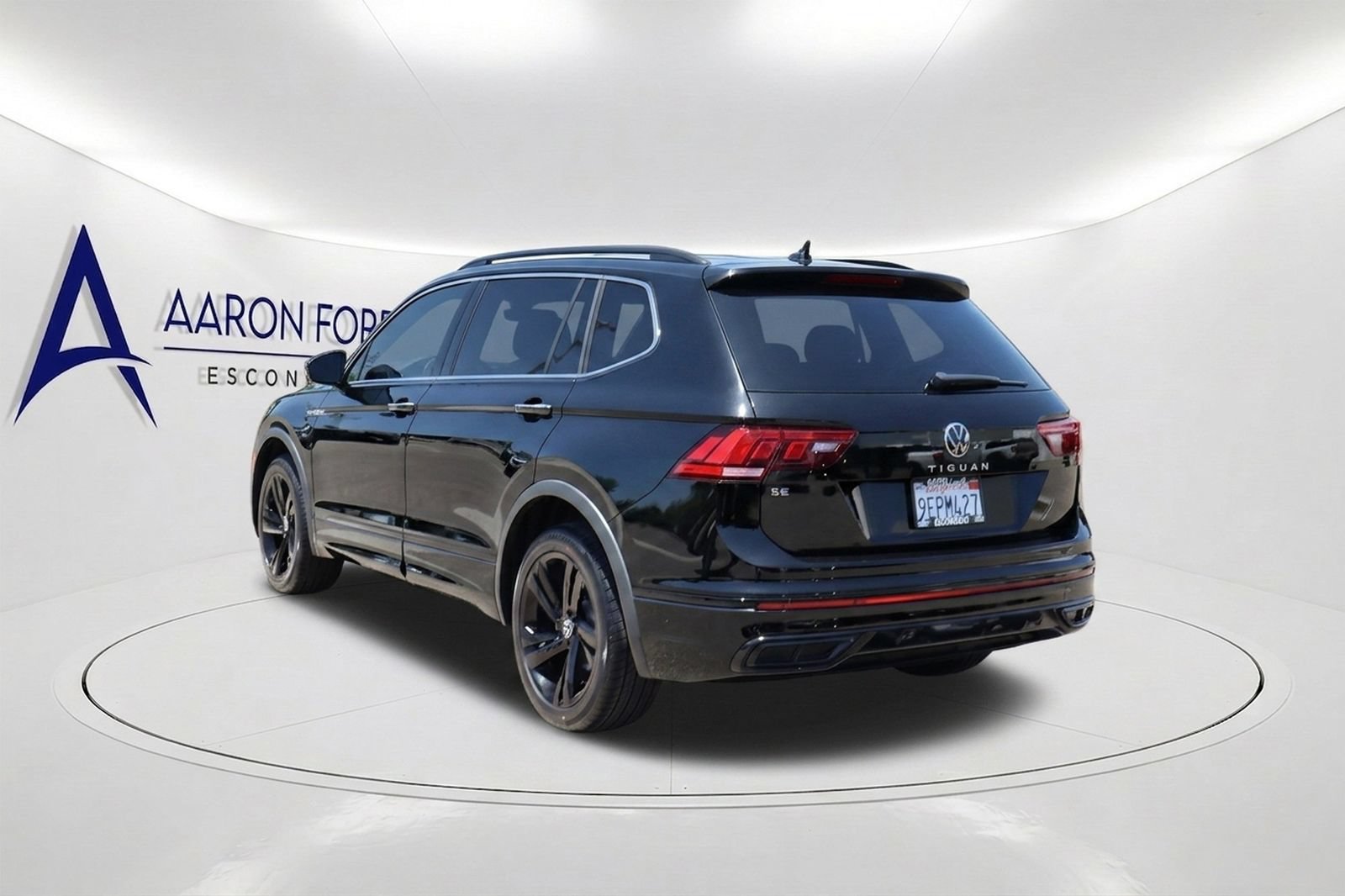 Used 2023 Volkswagen Tiguan SE R-Line FWD image 7