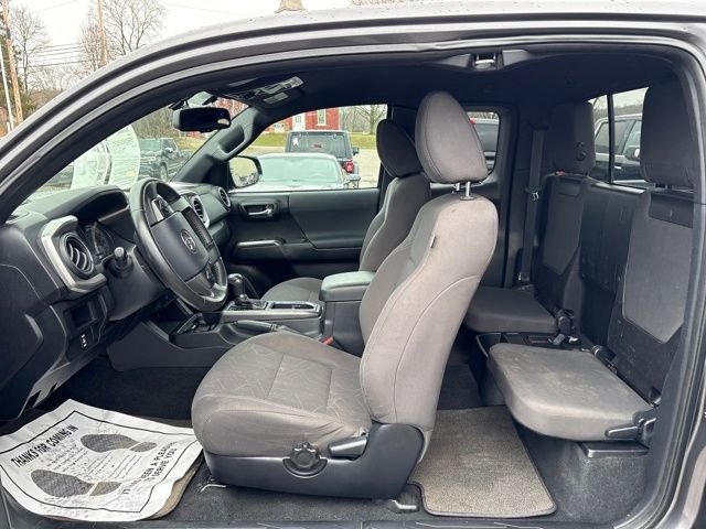 Used 2017 Toyota Tacoma SR5 image 7