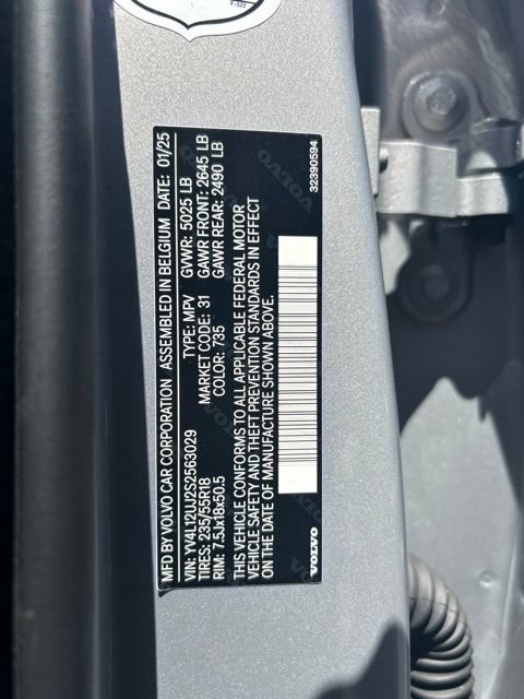 Certified 2025 Volvo XC40 B5 Core AWD/4WD image 30